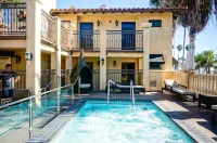 Balboa Inn, on the Beach at Newport