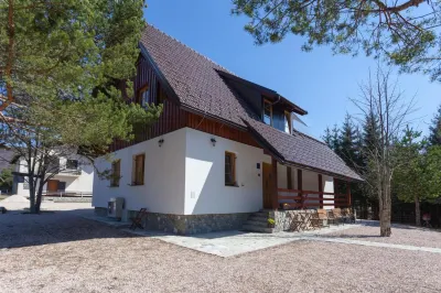 Guest House Rustico Hoteles cerca de Konzum Korenica