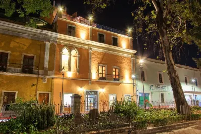 Hotel Mansion del Cantador Hotels in Марфил