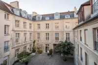Auberge de jeunesse Fourcy - MIJE Marais Hôtels à : Paris