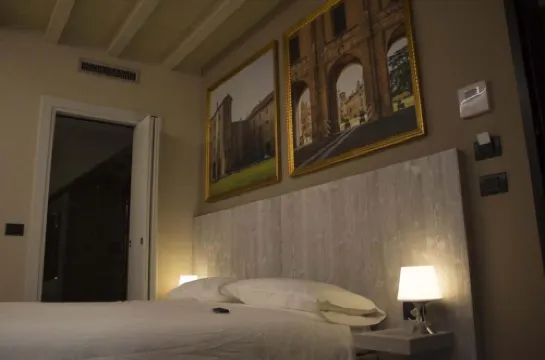 Palazzo Domanto Parma Apartments