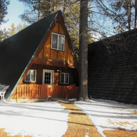 Eagle Crater Lake Inn