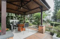 Lembur Kiwari Setra Duta Mitra RedDoorz Hotels near Mobile GraPARI Telkomsel