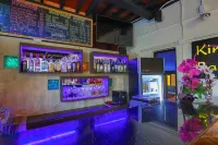 Pa Prai Villas and Suites Resort - bar