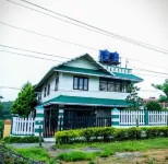 Whispering Pinewoods Hotels in 