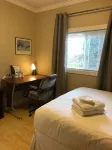 Cozy Bedrooms Guest House Các khách sạn gần Templeton Station