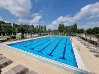 Green Garden Resort - Smart Hotel - Pool