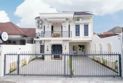 Siji Plemburan Vacation Home
