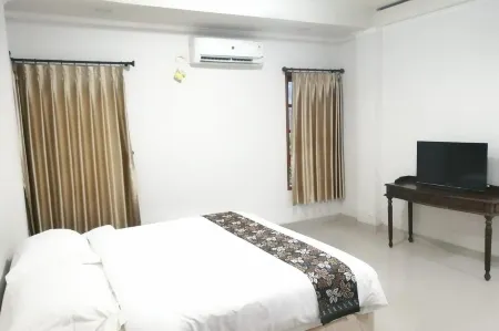 Tiray Homestay Syariah Yogyakarta Mitra RedDoorz Отели в г. Ngemplak