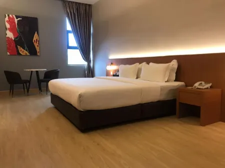 Kluang Riverview Hotel Отели рядом с достопримечательностью «Taman Intan Kluang»