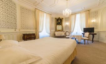 Château de Périgny, the Originals Relais