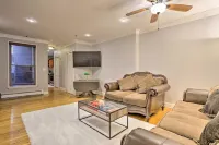 Hoboken Condo Walk to Public Transit! فنادق في هوبوكين