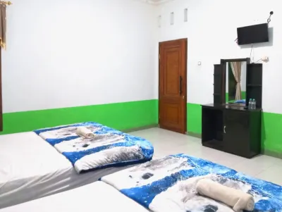 Puspa Tiara Syar'i Guci Mitra RedDoorz Hotel dekat Pemandian Air Panas Guci