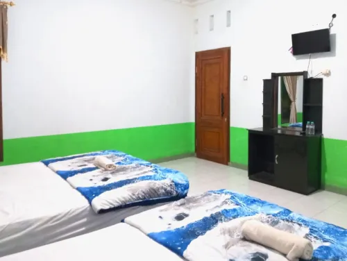 Puspa Tiara Syar'i Guci Mitra RedDoorz Các khách sạn ở Bumijawa