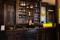 Daily Plaza Hotel Hotel di Scheia