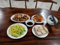 Lake House Hotels in Phương Thiện