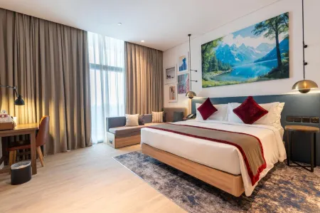West Walk Retaj Hotel