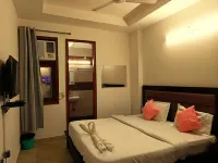 Sapphire Home Stay Near Nizamuddin Railway Station