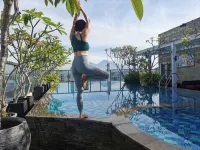 Ibis Styles Yogyakarta - สระว่ายน้ำบนดาดฟ้า