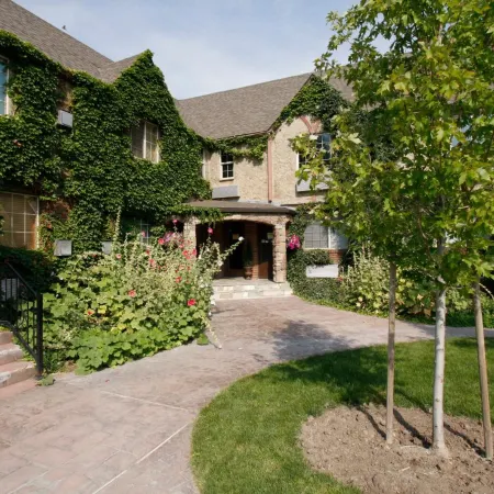 Black Swan Inn Luxurious Theme Rooms