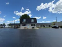 Perth Plaza Inn & Suites - Motels