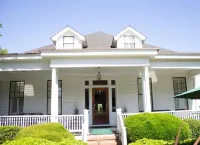 1842 Inn Hotels in Macon