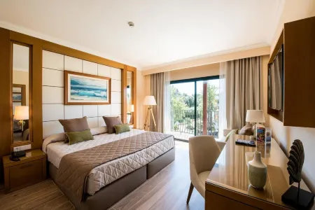PortAventura Resort - Includes unlimited access PortAventura Park & 1 access Ferrari Land