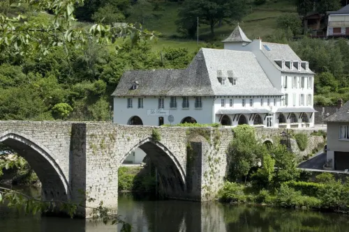 Hôtel la Rivière Hotel a Campuac