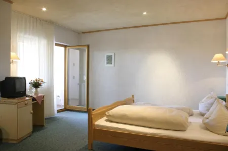 Spessarter Hof Отели в г. Дорфпроцельтен