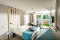 Logis Hôtel les Pins - Opéralia Hotels in Balaruc-le-Vieux