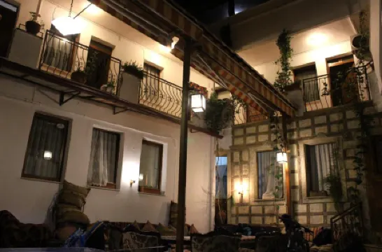 Anz Guest House Pansiyon Отели рядом с достопримечательностью «Эфес. Археологический памятник»