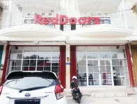 RedDoorz @ Jalan Tanjung Blitar Các khách sạn ở Sukorejo