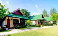 Golden Bay Cottage Hotels near Thung Yee Pheng Mangrove Forest