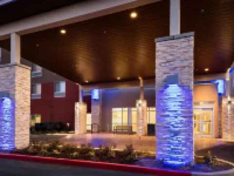 Holiday Inn Express & Suites BEND SOUTH by IHG Hotels in Bend