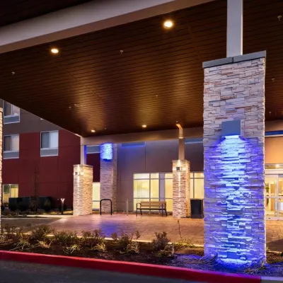 Holiday Inn Express & Suites BEND SOUTH by IHG Hotels near Oregon State University-Cascades