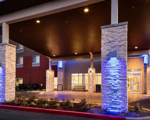 Holiday Inn Express & Suites BEND SOUTH by IHG Hotels in Bend