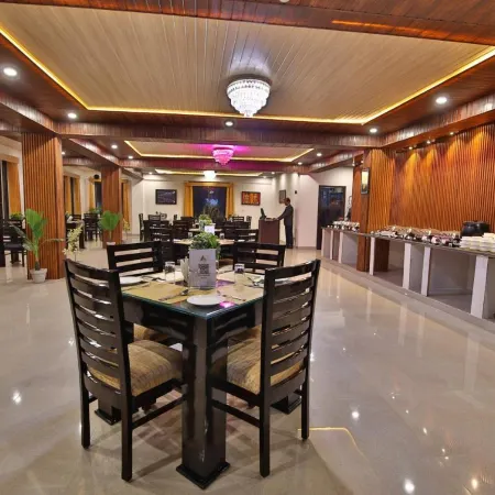 Amritara The Avadh Отели в г. Чамоли