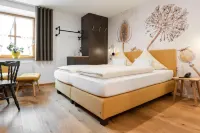 Gasthof Krone Hotels in Kipfenberg