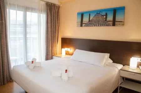 Adia Hotel Cunit Playa Отели рядом с достопримечательностью «Camping Sant Salvador»