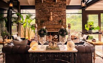 Safari Moon Luxury Bush Lodge
