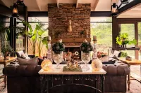Safari Moon Luxury Bush Lodge