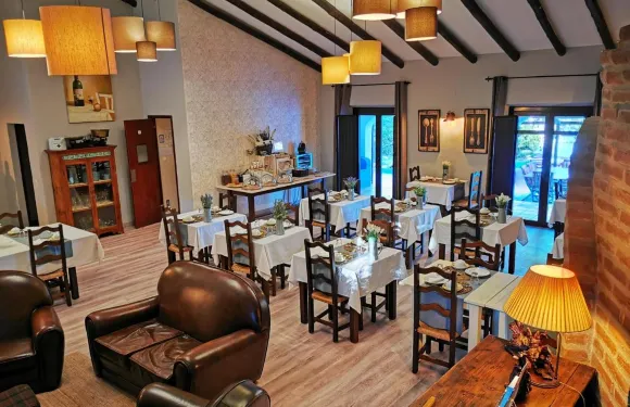 阿勒塔山鄉村旅遊酒店