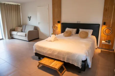 Boutique Hotel Het Zoete Zijn Отели в г. Жее