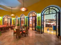 Casa Oasis Guest House and Spa