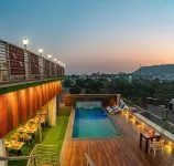 Pax Hotel Grand Blue 3 min walk from Udaipur city Railway Station