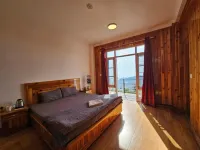 Young Monk Hostel & Cafe Dharamkot 住宿飯店