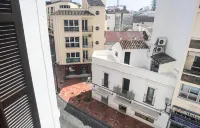 Royal Suites Estepona by Croma - غرفة مطلة على الجبل