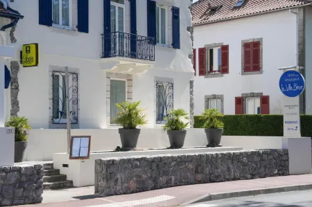 Logis Hôtel & Restaurant la Villa Bleue Отели в г. Итксасу
