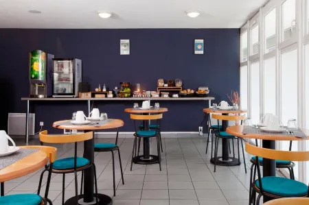 Séjours & Affaires Poitiers Lamartine Отели рядом со станцией POITIERS RAILWAY STATION