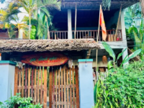 Small Family Homestay 鄰近安邦海灘的酒店